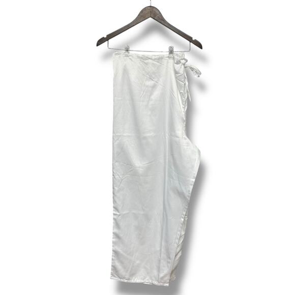 Kay Anna Pajama Set Brushed Back Satin White Embroidered Floral Cottage 3X New - Picture 8 of 16